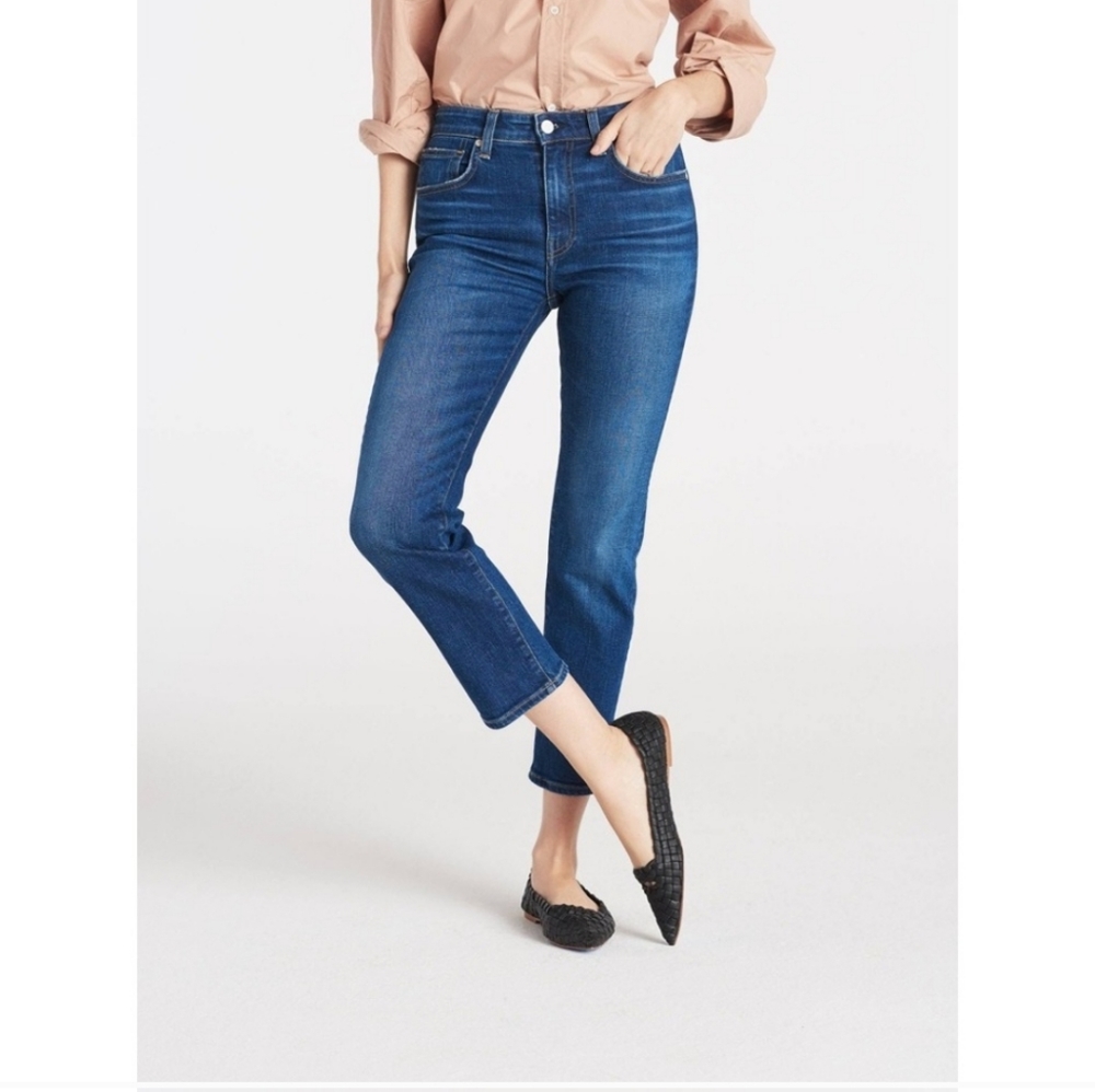 CQY Friend Mid-Rise Straight Leg Jeans